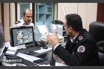 بازدید شهردار تهران از ستاد فرماندهی عملیات آتش نشانی 26