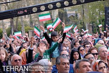 کنسرت گروه رستاک در میدان مشق 2