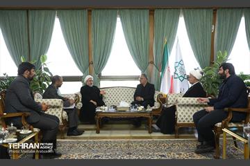 دیدار آیت‌الله اراکی با شهردار تهران