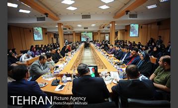 نشست اعضای شورا شهر با جمعیت جوانان شورای شهر 13