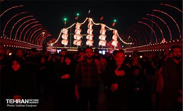 آئین بدرقه زائران اربعین در میدان آزادی 19