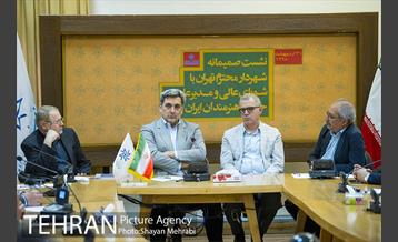 نشست صمیمانه شهردار تهران با شورای عالی و مدیرعامل خانه ی هنرمندان ایران 12