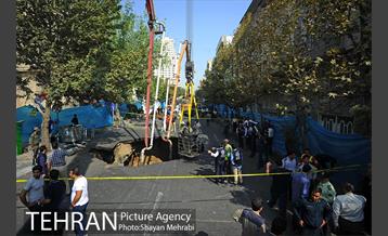 ریزش بخشی از خیابان پیامبر اتوبان ستاری -2 24