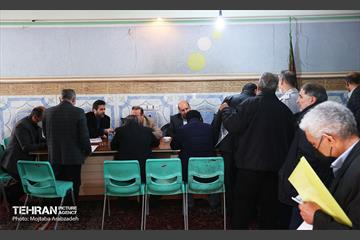 قرار خدمت؛ دیدار مردمی شهردار تهران در مسجد جامع مسعودیه 30