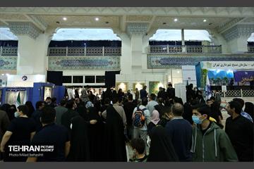 بازدید هنرمندان پیشکسوت و وزیر ارشاد از نمایشگاه قرآن 15