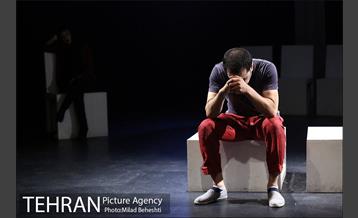 نمایش سفر به بی نهایت دور‎ 7