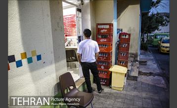 افطاری ساده تاکسی رانی در پایانه سازمان آب 7