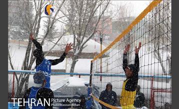 نخستین دوره مسابقات بین‌المللی «والیبال برفی» در پیست دیزین