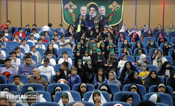 آیین تجلیل از گروه‌های سرود منطقه 16 13