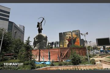 رونمایی از مجسمه آرش کمانگیر در میدان ونک 20