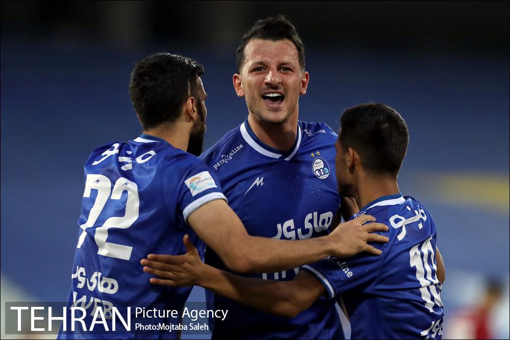 دیدار تیم های فوتبال استقلال تهران و پدیده مشهد  18