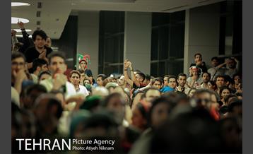 تماشای بازی تیم های ملی ایران و اسپانیا در پردیس سینمایی چارسو  42
