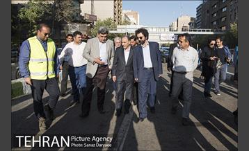 بازدید شهردار تهران از بازسازی پل کریمخان 1