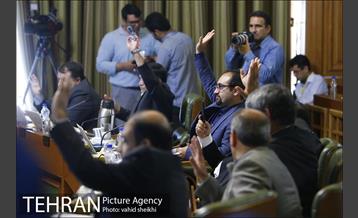 جلسه شورای شهر با موضوع استعفای شهردار تهران 40