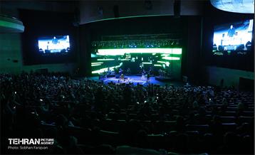 کنسرت رضا صادقی برای کودکان کار 33