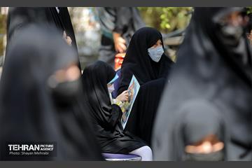 نواخته شدن زنگ دانش آموز شهید در قطعه شهدای گمنام 8