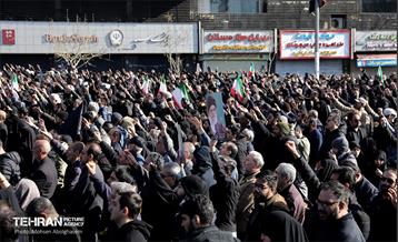 اجتماع مردم تهران در پی شهادت رهبر انقلاب - 2 64
