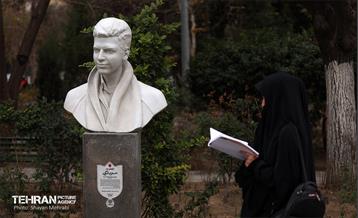 رونمایی از سردیس شهدای دانشجو 10