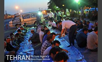 افطاری ساده در پایانه تاکسیرانی صادقیه 20