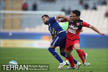 دیدار تیم های فوتبال پرسپولیس و استقلال خوزستان