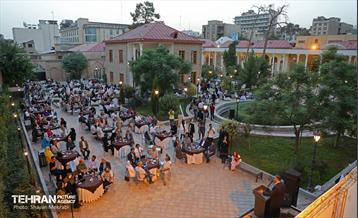 نشست هم‌ اندیشی اساتید و متخصصین طراحی صنعتی سراسر کشور با مدیران سازمان زیباسازی شهر تهران 17