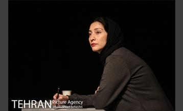 نمایش چند تکه لغزان، بر لبه سران یک وضعیت پیچان‎ 11