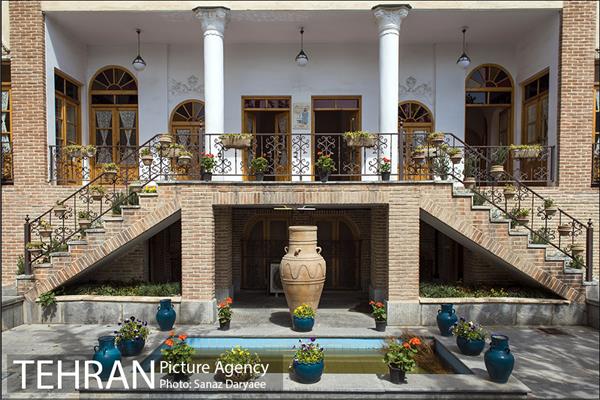 عمارت دبیرالملک 13