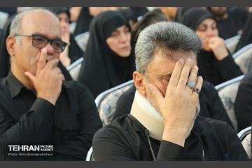 اهتزاز پرچم عزای حسینی بر فراز برج پرچم ایران 23
