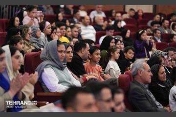 آئین تجلیل از پرستاران فعال در جنگ 12 روزه تحمیلی 56