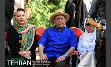 بدرقه عباس کیارستمی به خانه ابدی‎ 8