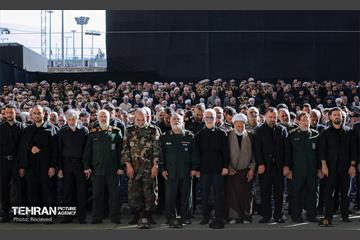 مراسم اقامه نماز بر پیکر آقای شهید ایران 41