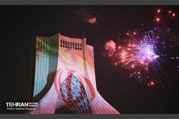 جشن نور پیروزی تیم ملی در میدان آزادی  5