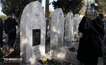 آیین غبارروبی و عطر افشانی مزار ۱۱۴ شهید مسیحی در منطقه ۱۵ 14