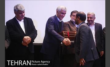 آیین اهدا ماشین آلات تهیه شده توسط شهرداری تهران به مناطق زلزله زده استان کرمانشاه 27