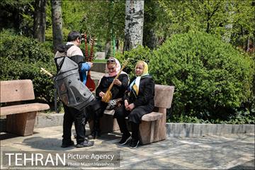 بوستان نیاوران در یک روز آفتابی 4