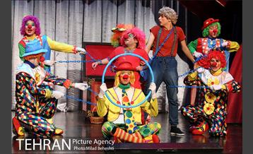 نمایش سیرک سیار‎ 13