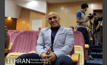 کنفرانس مطبوعاتی علی منصوریان سرمربی جدید استقلال تهران‎ 4