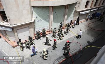 آتش‌سوزی انبار چسب در بازار تهران 35