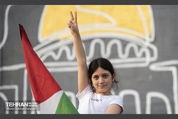 استقبال از خانواده شهدای غزه در میدان فلسطین تهران 9