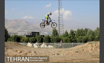 امضاءتفاهم نامه همکاری میان سازمان ورزش شهرداری تهران و فدراسیون موتورسواری و اتومبیلرانی 15