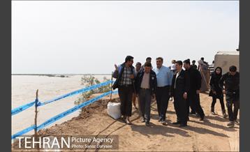 بازدید شهردار تهران از منطقه سیل زده پل قدرت آباد دشت آزادگان 6