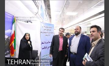 غرفه سلامت به مناسبت هفته سلامت در زیرگذر تئاتر شهر 3