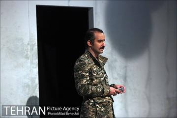 نمایش سه خواهر‎ 15