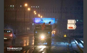 بارش برف زمستانی در معابر شمالی پایتخت - 1 8