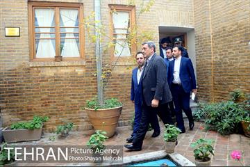 بازدید شهردار تهران از خانه موزه شهید مدرس در روز مجلس 5