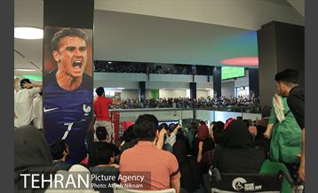 تماشای بازی تیم های ملی ایران و اسپانیا در پردیس سینمایی چارسو  27