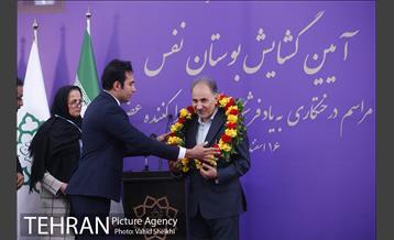 آیین "کاشت نهال به یاد فرشتگان ماندگار اهدا عضو" با حضور شهردار تهران 13