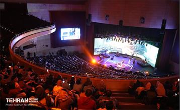 کنسرت رضا صادقی برای کودکان کار 20