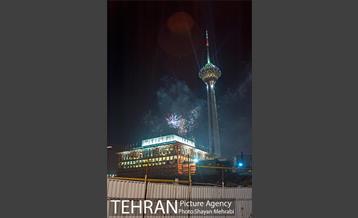 نور افشانی برج میلاد به مناسبت 22 بهمن 14