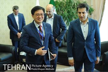 دیدار میهمانان خارجی حاضر در اجلاس جهانی شوراها و شهرداران با رییس مرکز ارتباطات و امور بین الملل شهرداری تهران 32